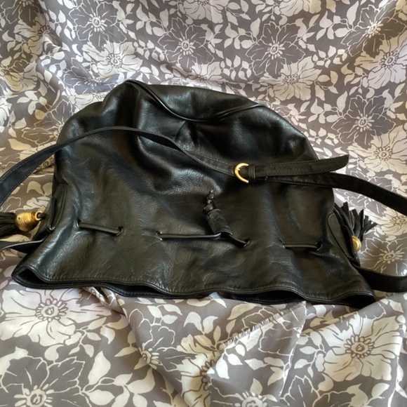 ROBINSON’S Black Leather Drawstring Handbag - Picture 6 of 6